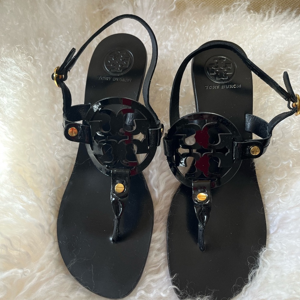 Tory Burch Black Patent Thong Sandals 37.5M